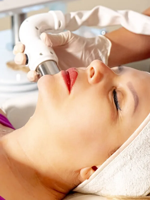 Tratamiento facial de rejuvenecimiento en Corpobelo